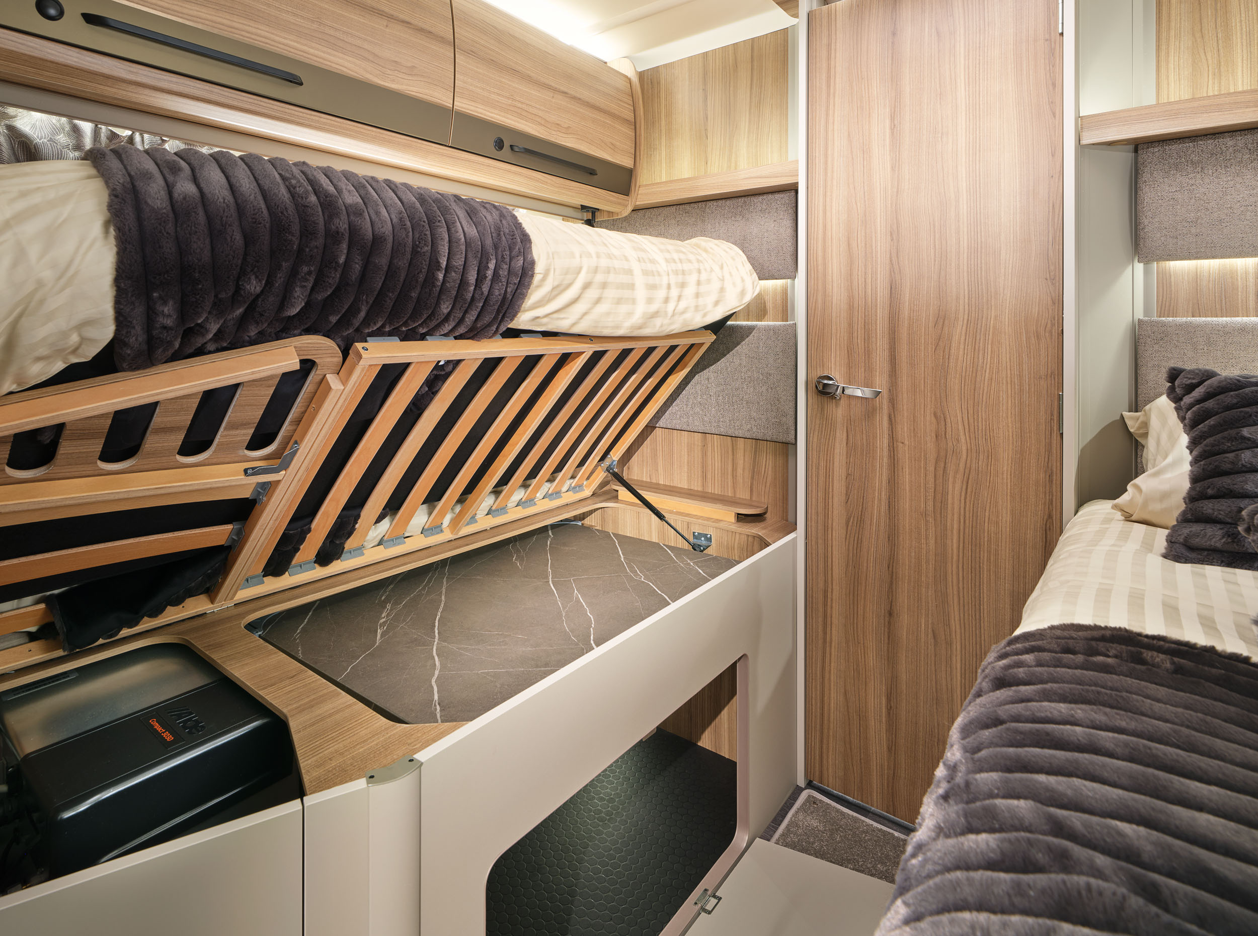 79-4XT Underbed storage